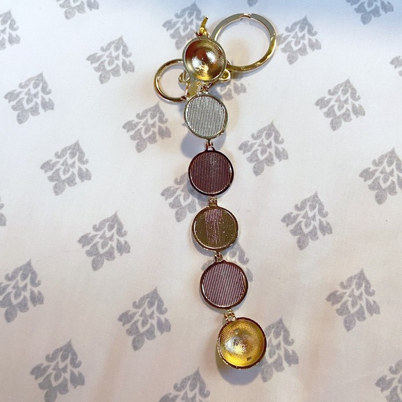 Golden Snitch Multi Photo Locket Keychain Harry Potter Hogwarts Quidditch Gift - Picture 6 of 7